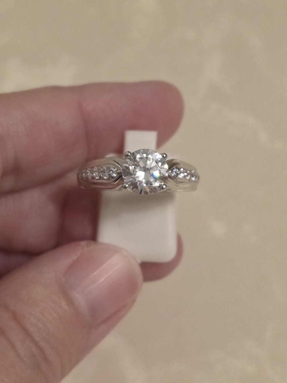 Classic Solitaire Round Cubic Zirconia Engagement Ring Size 8 - Picture 10 of 10